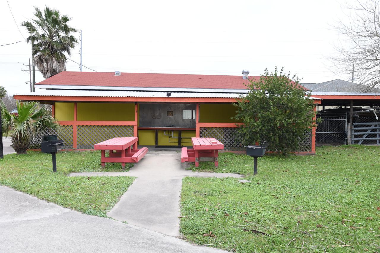 Gulfway Motel And Restaurant Gilchrist Екстериор снимка